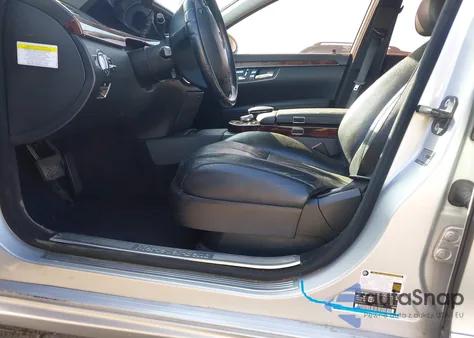 2007 Mercedes-Benz S 550 z USA, uszkodzony, nr VIN WDDNG71X17A081039